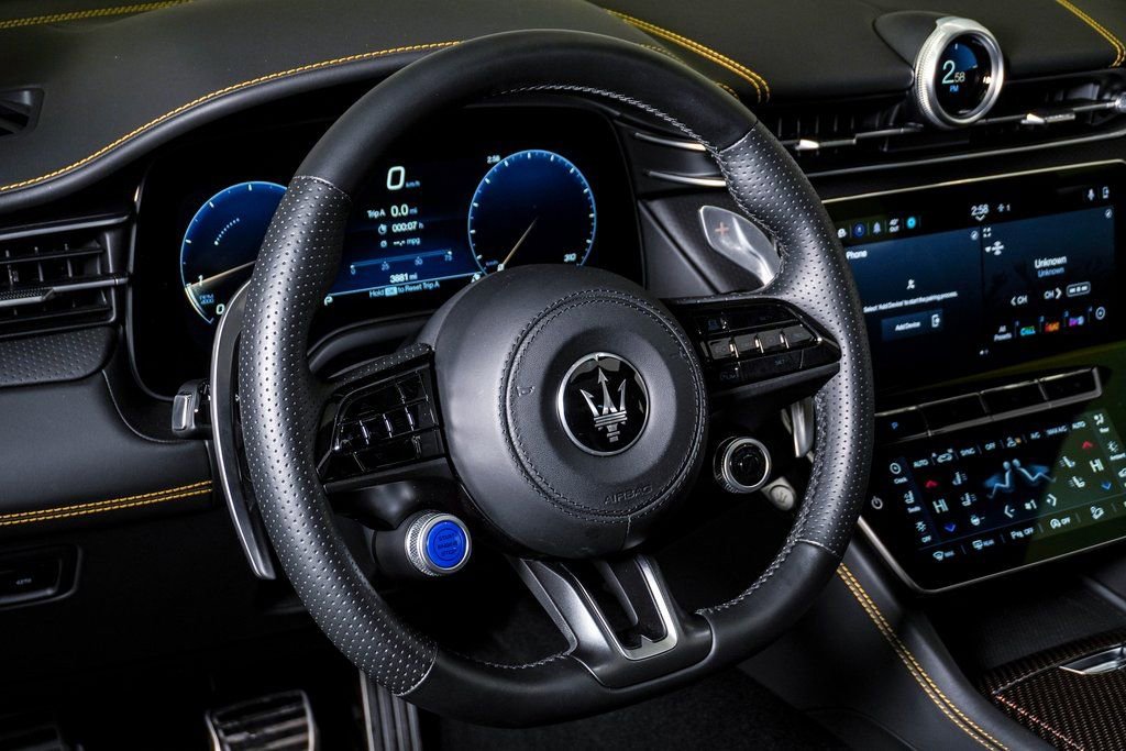 Certified 2024 Maserati Grecale Trofeo image 20