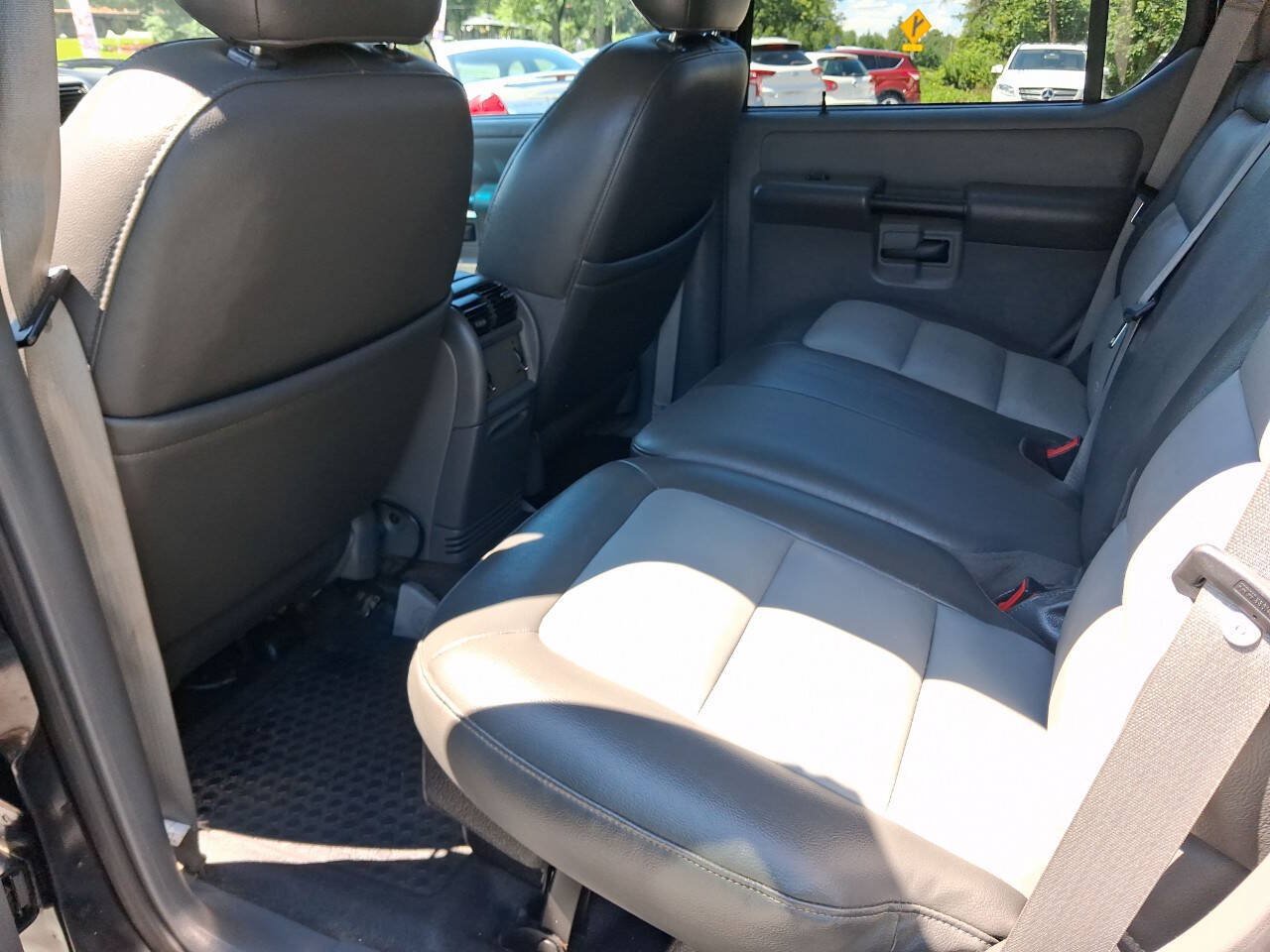 Used 2005 Ford Explorer Sport Trac Adrenalin AWD/4WD image 28