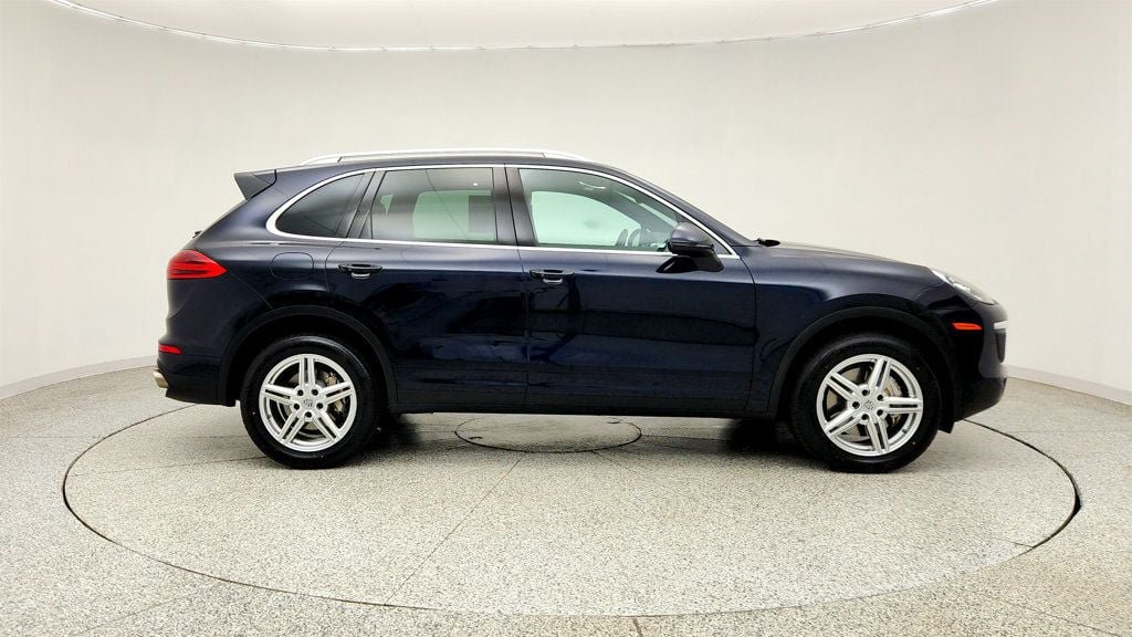 Used 2017 Porsche Cayenne S w/ Premium Package AWD/4WD image 4