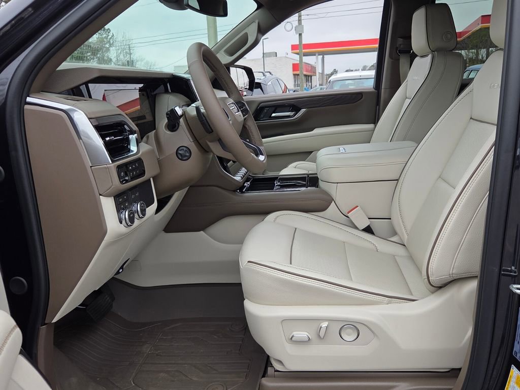 Used 2026 GMC Yukon XL Denali w/ Sun & Power Step Package image 3