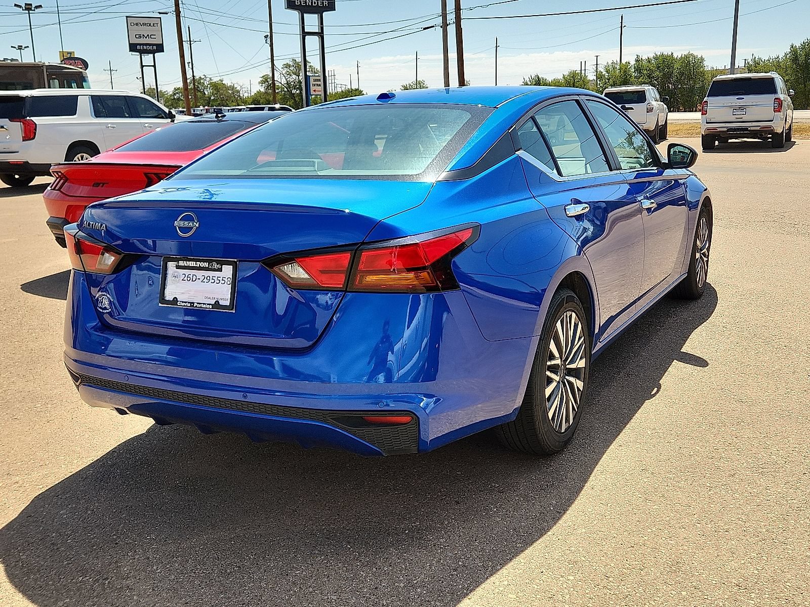 Used 2025 Nissan Altima 2.5 SV FWD image 3