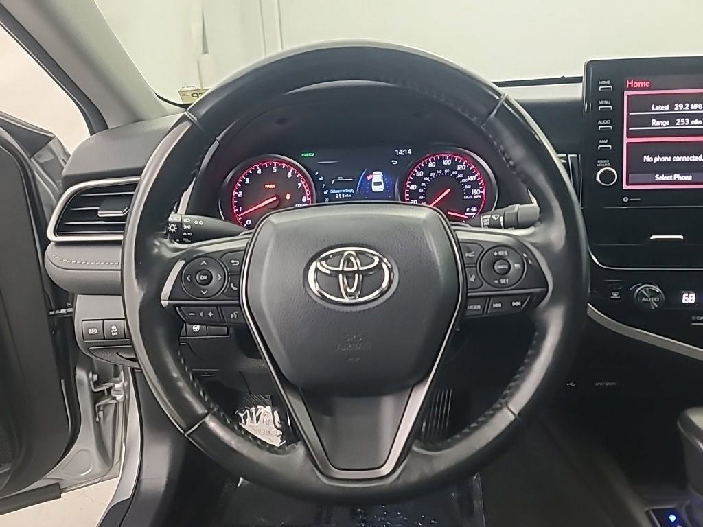 Used 2022 Toyota Camry XSE FWD image 31