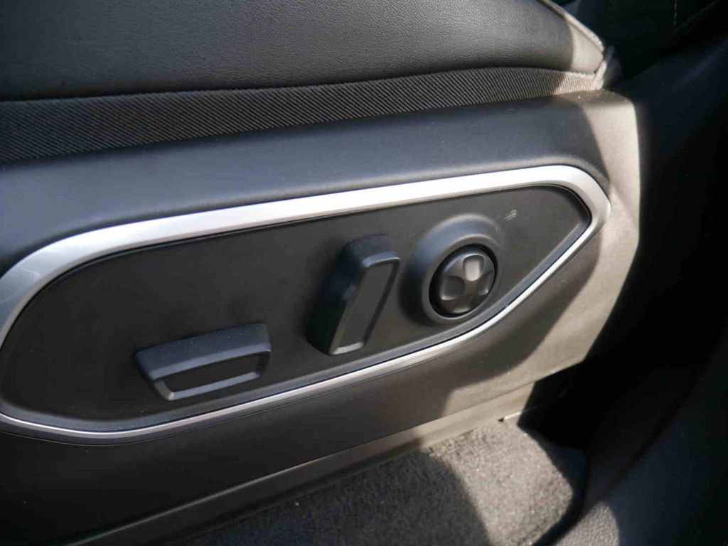New 2025 Jeep Wagoneer Series II w/ Convenience Group I AWD/4WD image 31