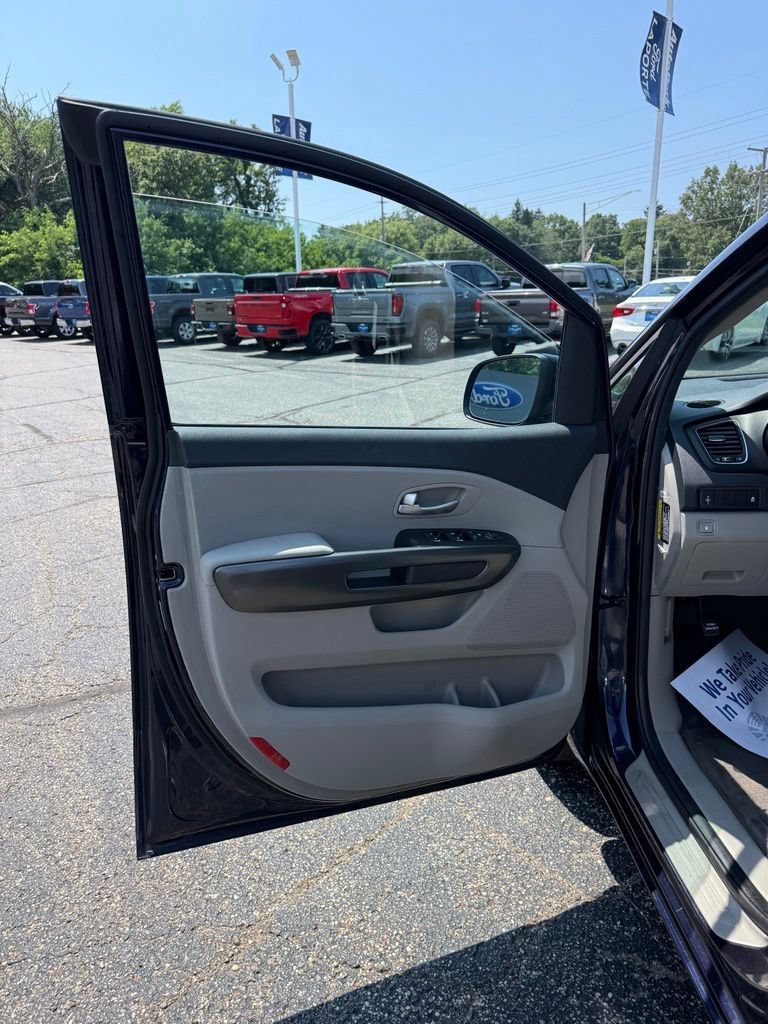 Used 2021 Kia Sedona LX FWD image 14