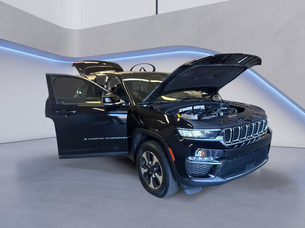 Used 2024 Jeep Grand Cherokee Limited 4xe AWD/4WD image 9