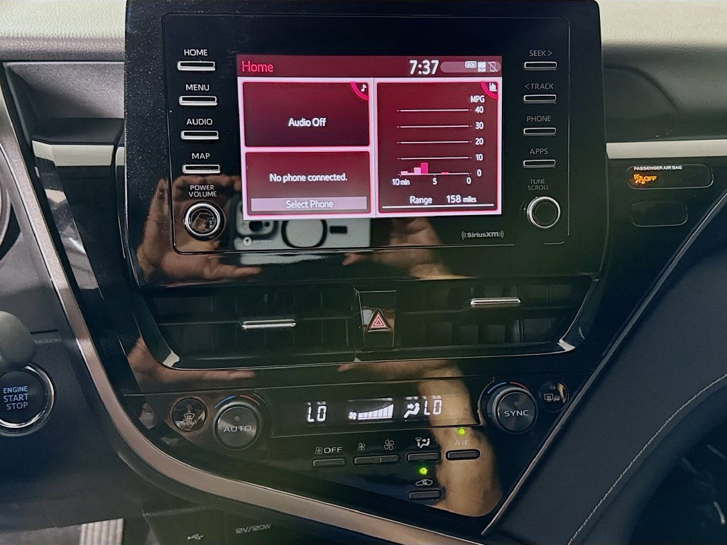 Used 2022 Toyota Camry SE w/ Convenience Package FWD image 17