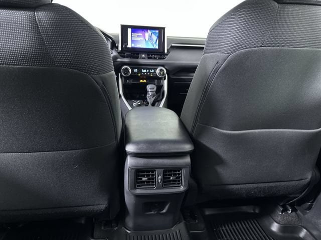 Used 2023 Toyota RAV4 LE AWD/4WD image 22