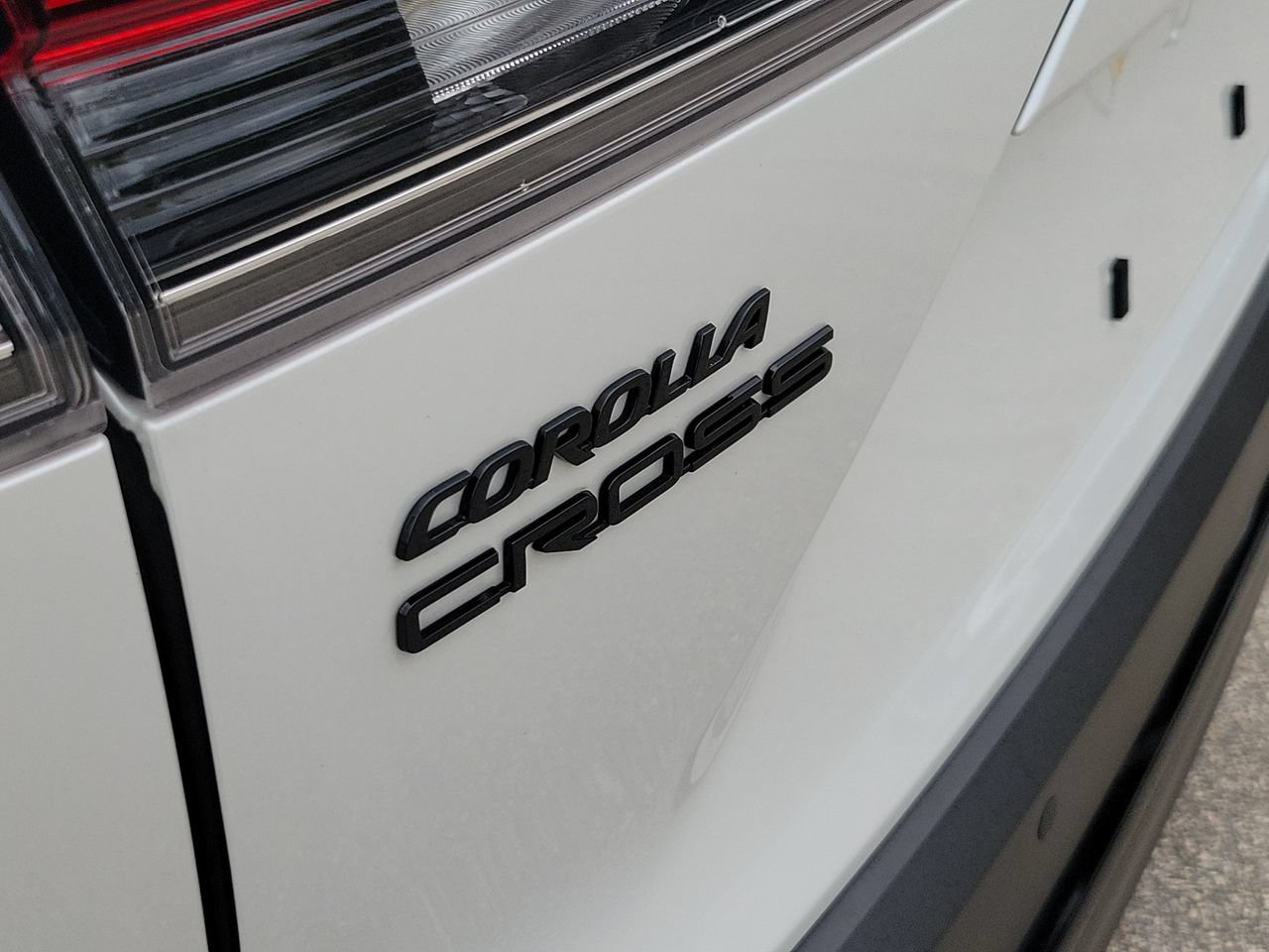 Used 2024 Toyota Corolla Cross AWD Hybrid w/ Convenience Package image 6