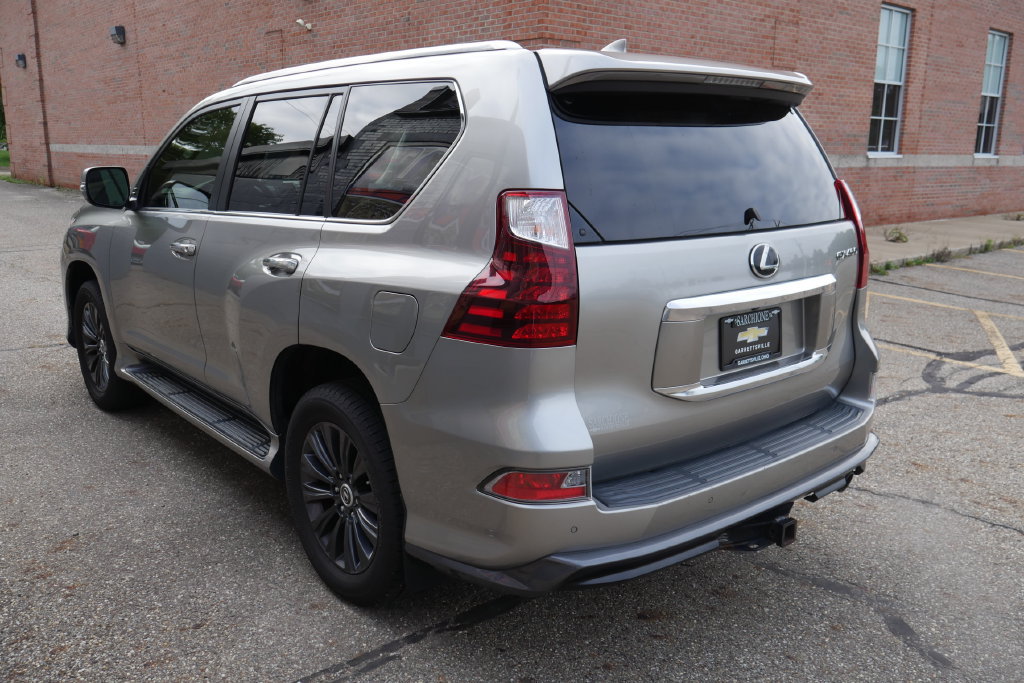 Used 2020 Lexus GX 460 Luxury w/ Luxury Sport Package AWD/4WD image 3