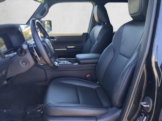 Used 2024 Lexus GX 550 w/ Cold Area Package AWD/4WD image 17