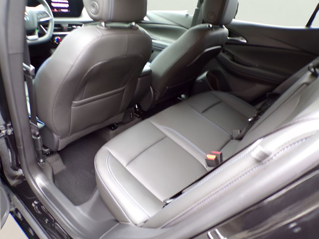 Used 2025 Buick Encore GX Sport Touring w/ Comfort Package image 12