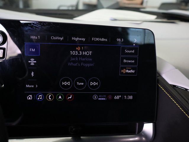 Used 2021 Chevrolet Corvette Stingray Premium Cpe w/ Z51 Performance Package image 18