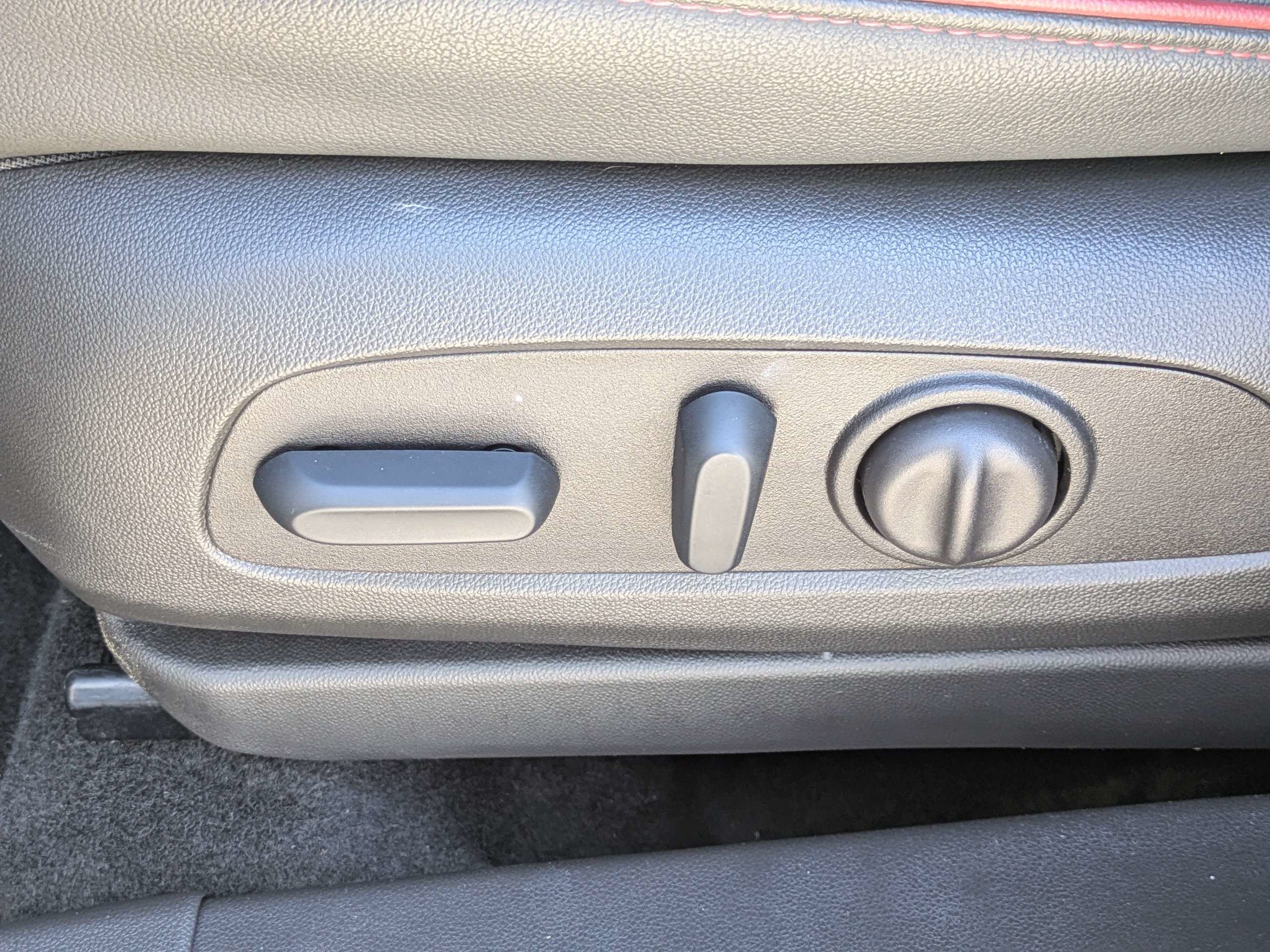 Used 2025 Chevrolet TrailBlazer RS w/ Convenience Package FWD image 23