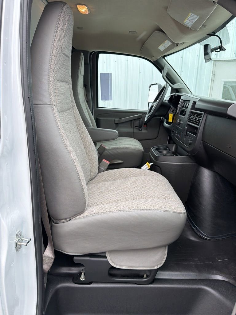 New 2026 Chevrolet Express 3500 w/ Power Convenience Package image 33