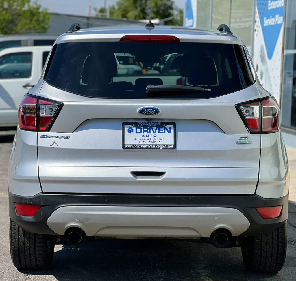 Used 2017 Ford Escape SE w/ Equipment Group 201A FWD image 4