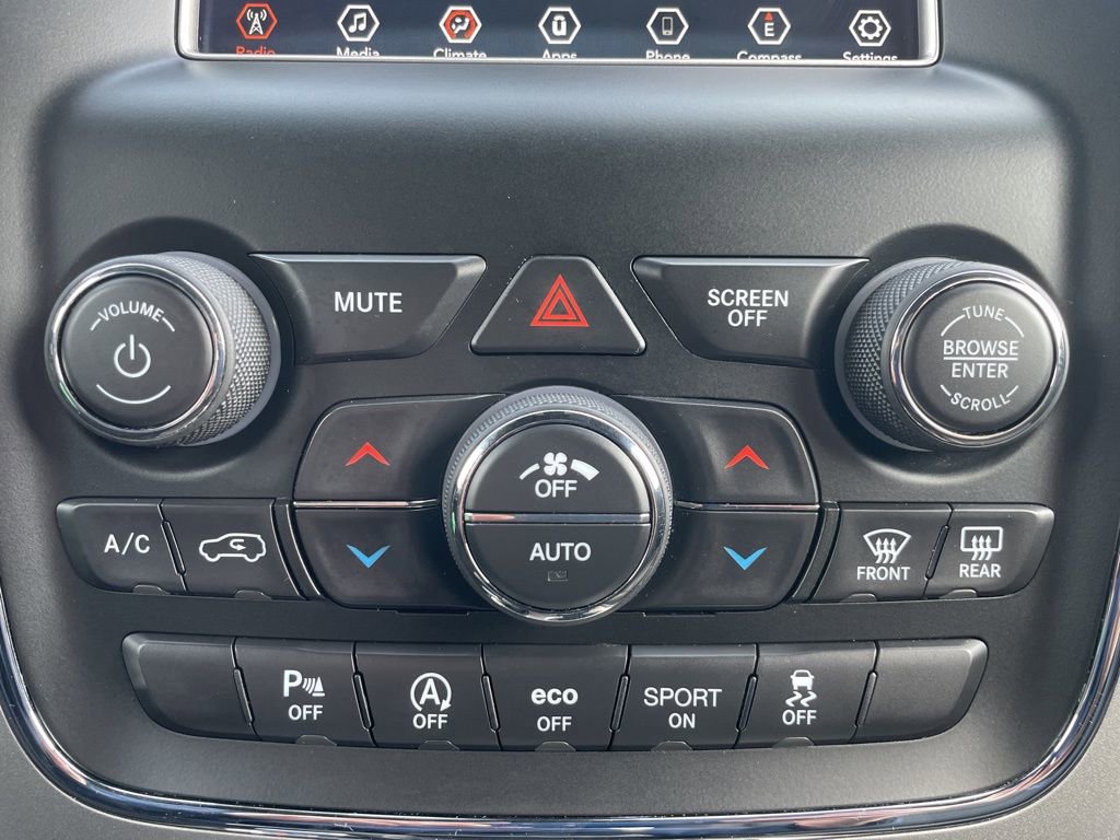 Used 2019 Jeep Grand Cherokee Laredo AWD/4WD image 24
