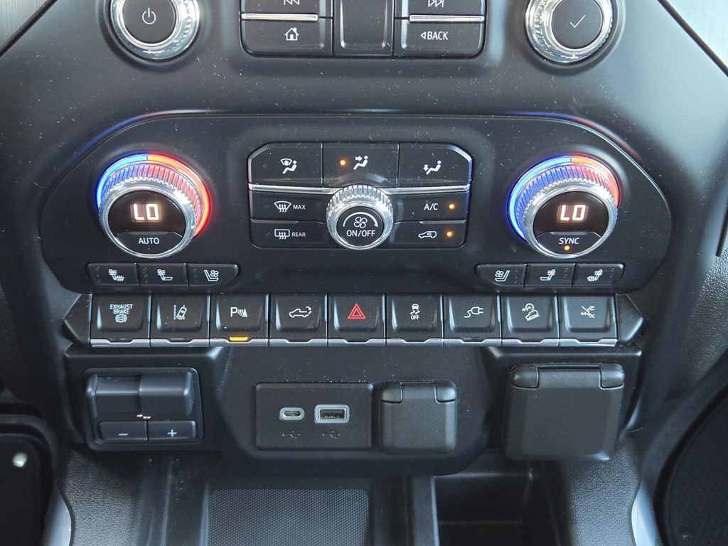 Used 2021 GMC Sierra 2500 AT4 w/ AT4 Premium Plus Package AWD/4WD image 18
