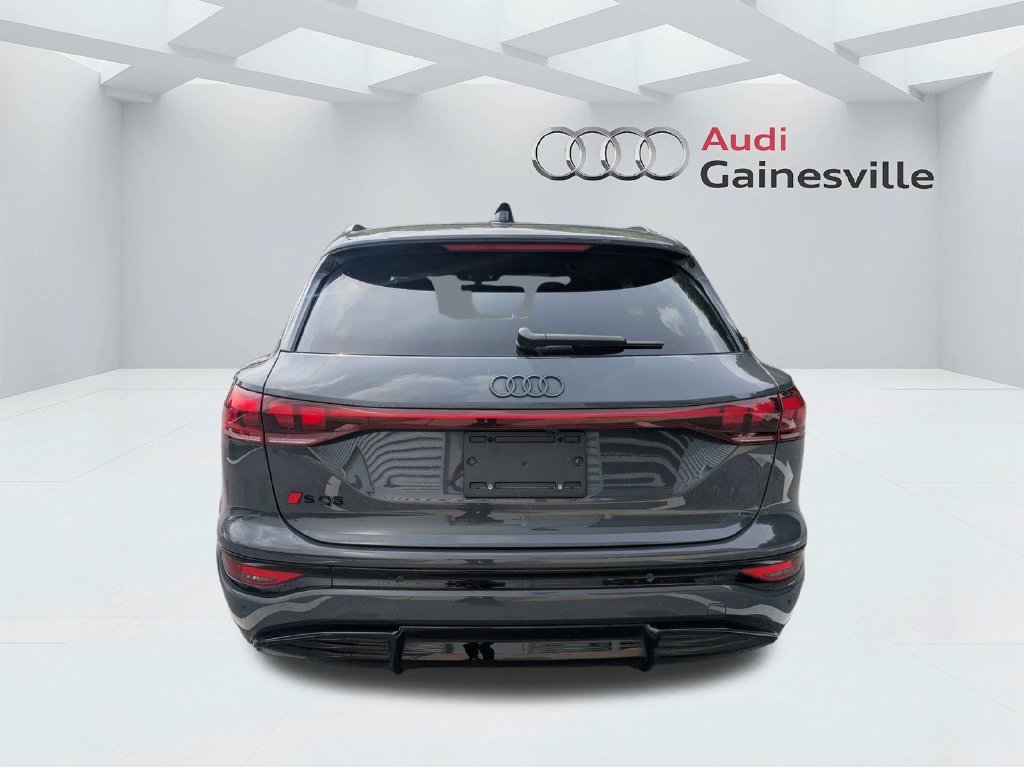 Used 2025 Audi SQ6 e-tron Prestige w/ Red Edition One AWD/4WD image 5
