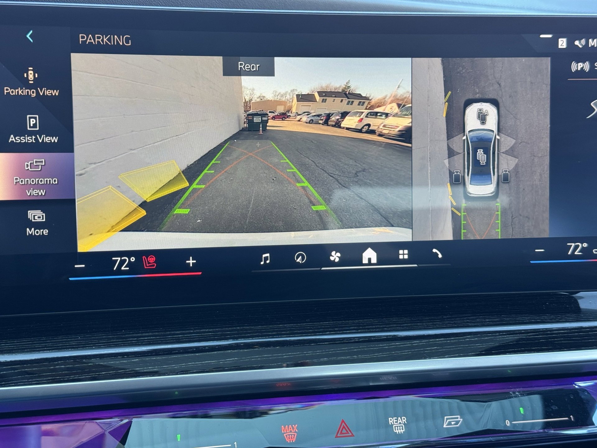 Used 2025 BMW 740i xDrive image 23