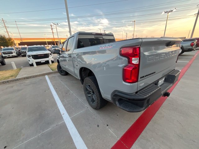 Used 2024 Chevrolet Silverado 1500 LT Trail Boss w/ Convenience Package II AWD/4WD image 5