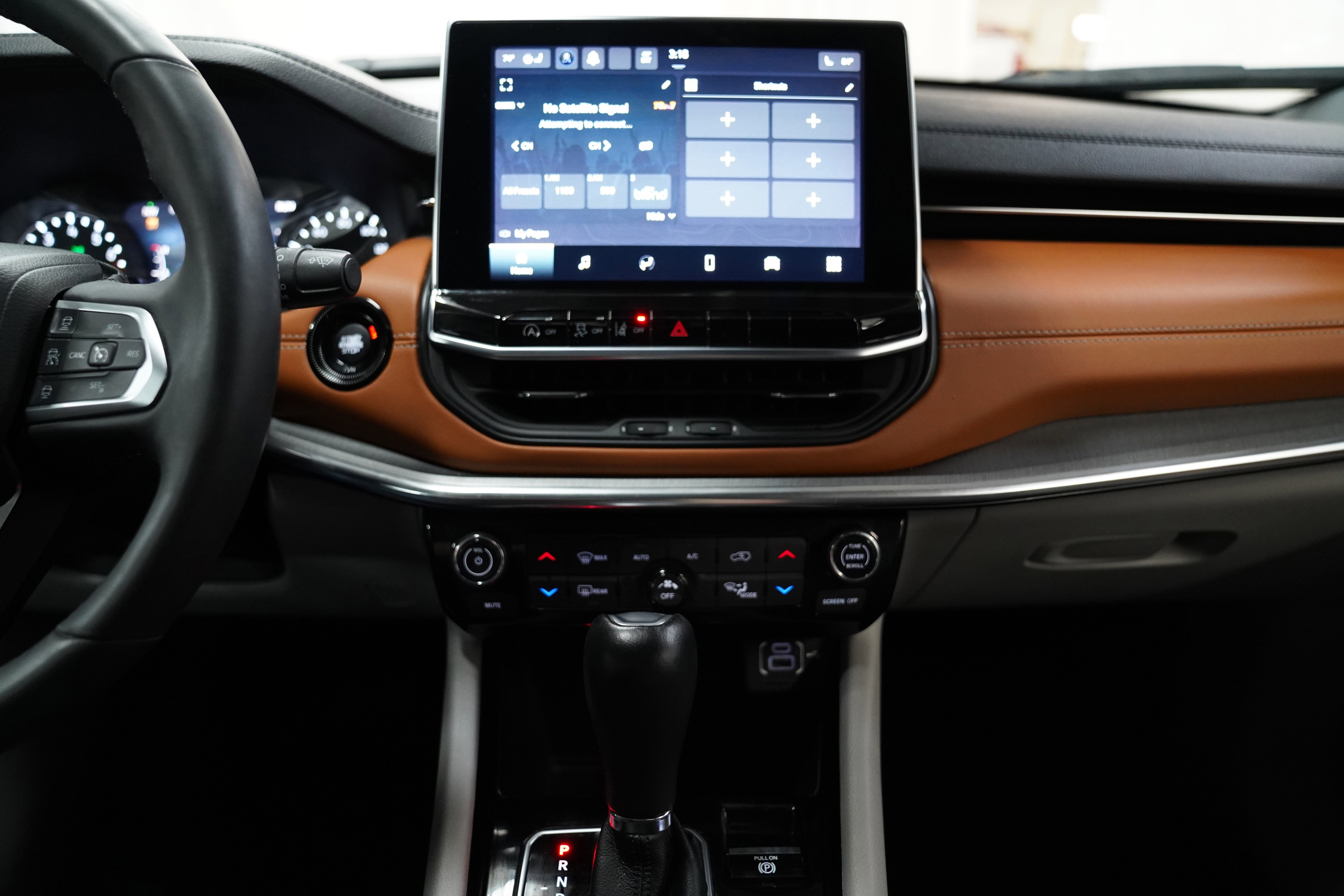 Used 2023 Jeep Compass Limited image 21