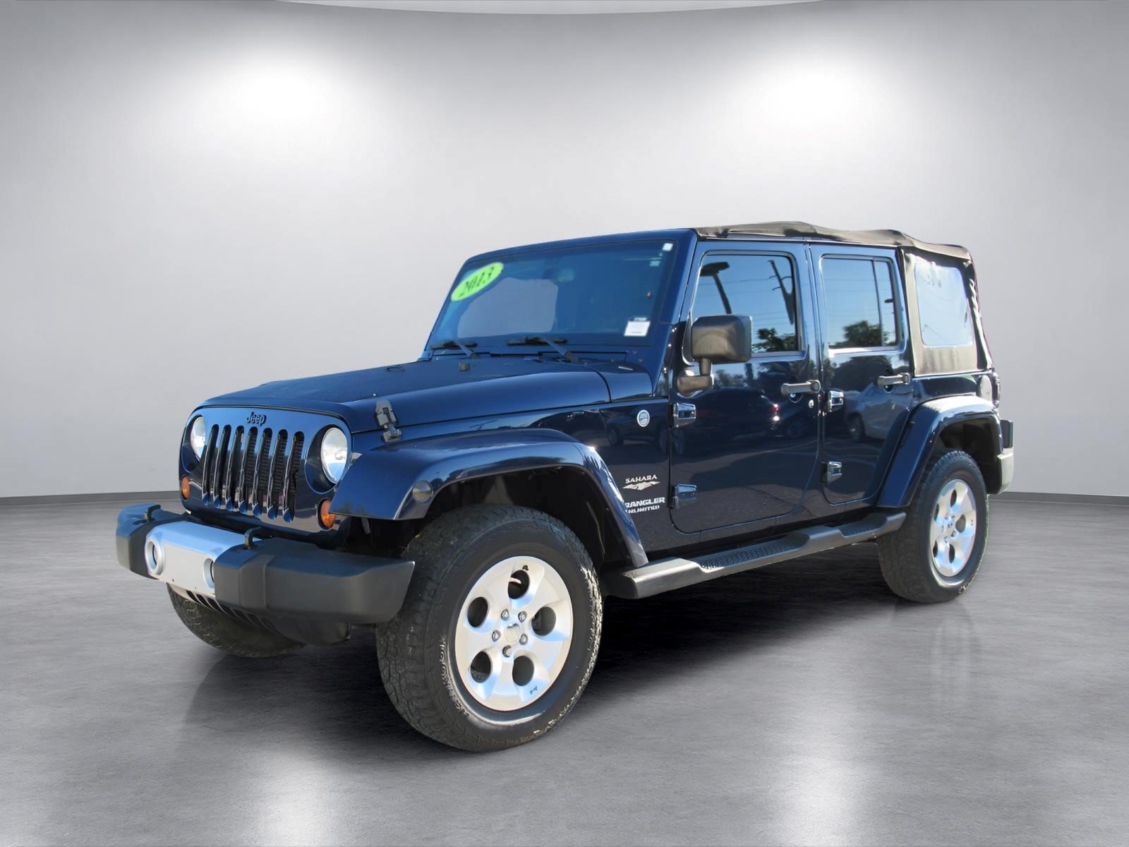 Used 2013 Jeep Wrangler Unlimited Sahara w/ Connectivity Group AWD/4WD image 3