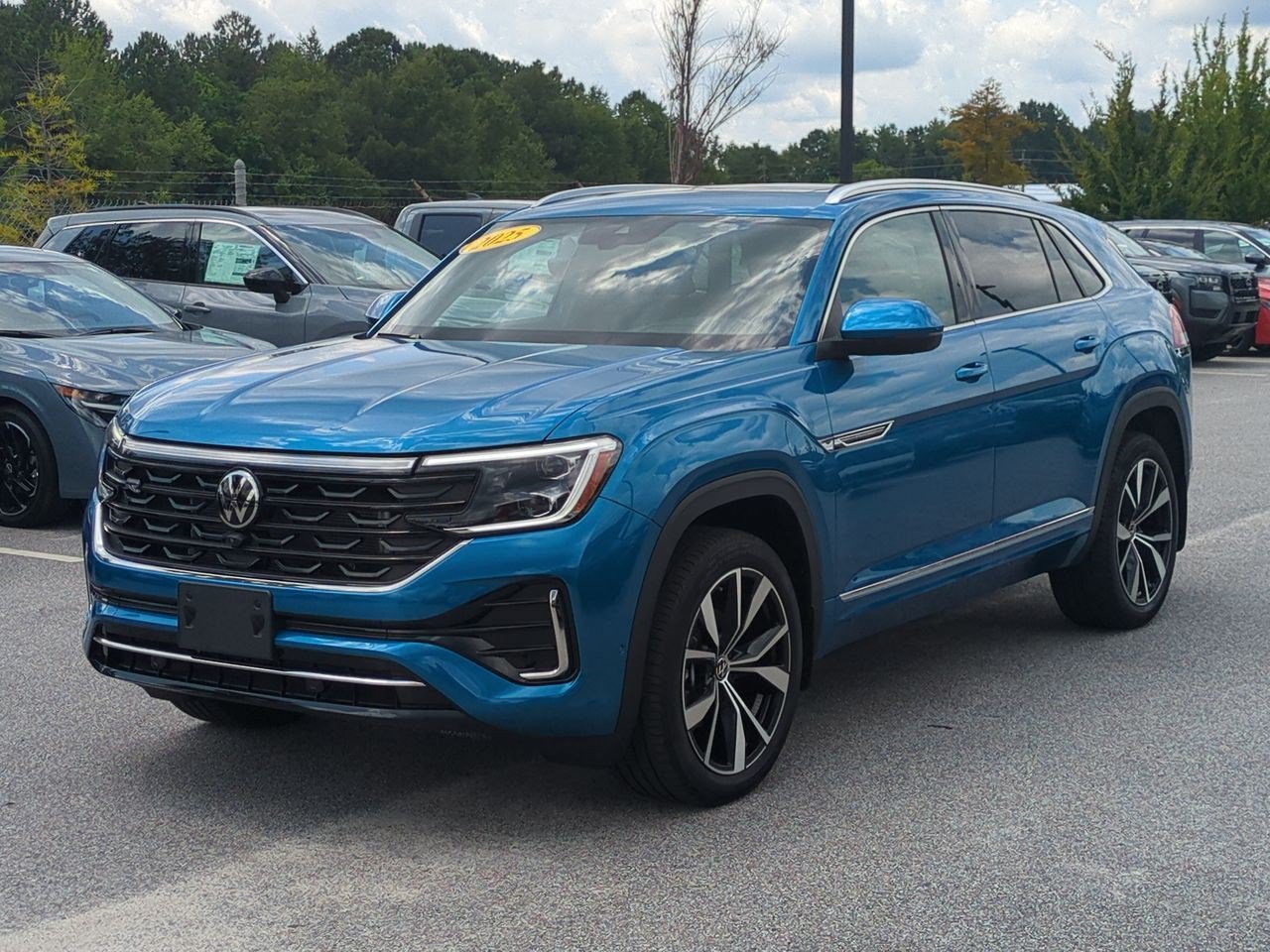 Used 2025 Volkswagen Atlas Cross Sport SEL Premium R-Line AWD/4WD image 8
