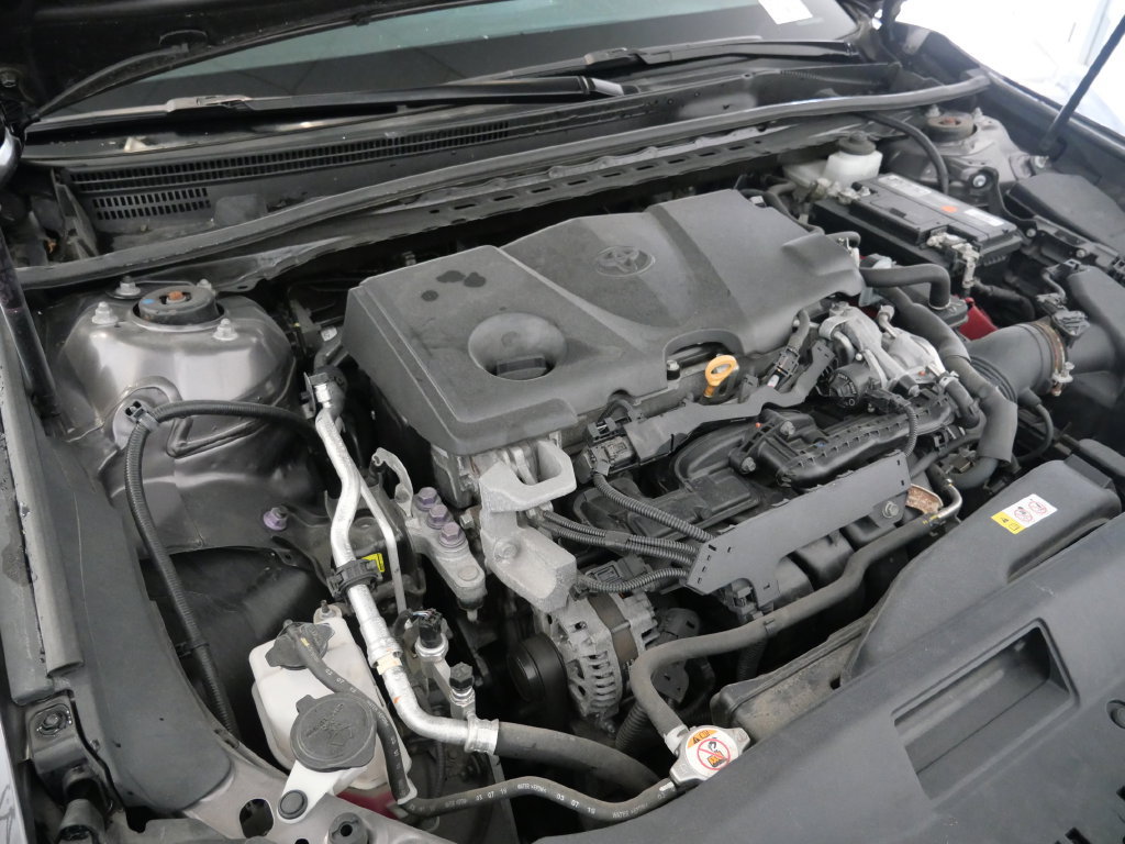 Used 2020 Toyota Camry SE FWD image 11