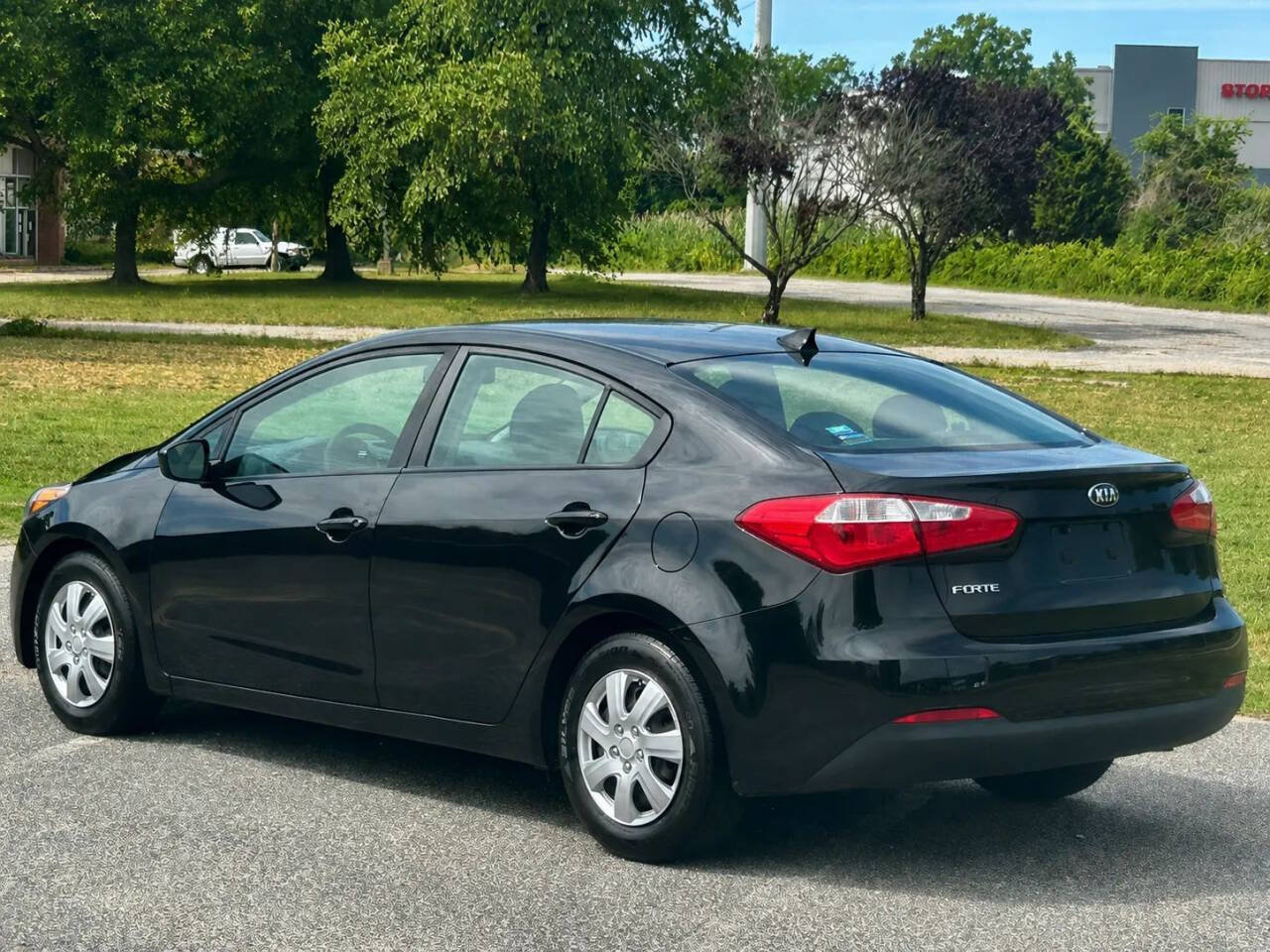 Used 2016 Kia Forte LX FWD image 3