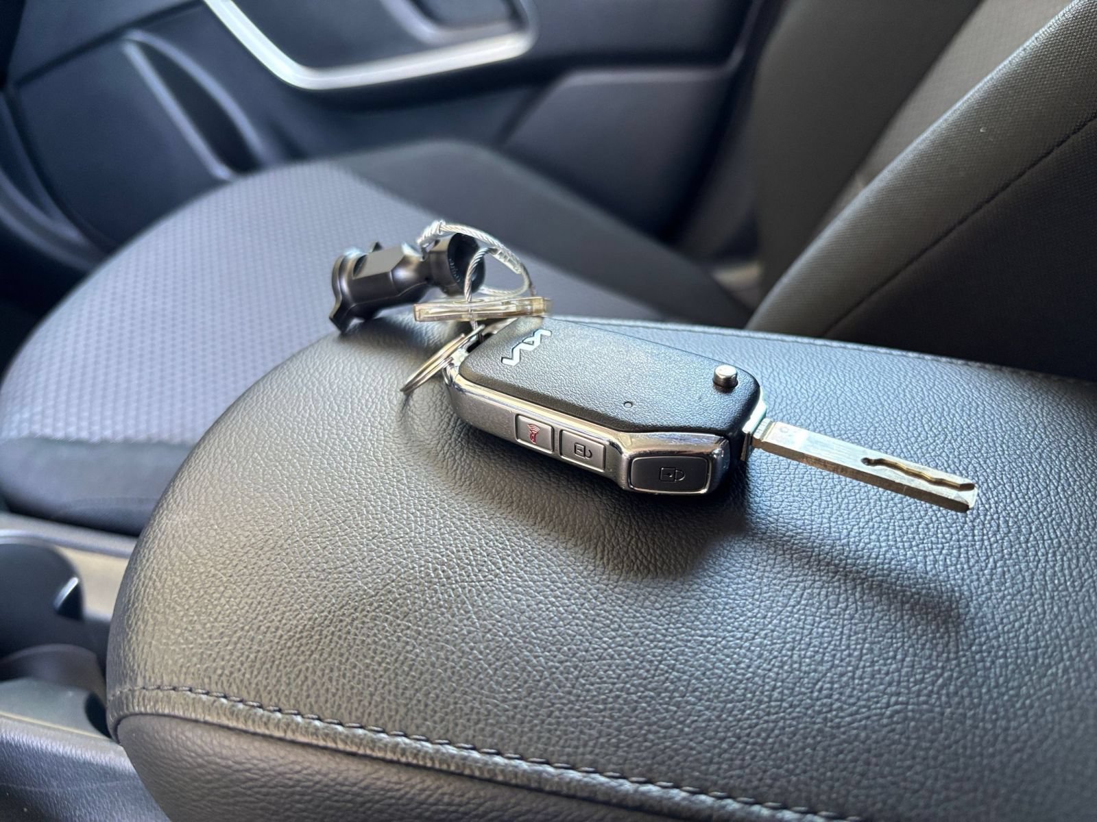 Used 2025 Kia Soul LX w/ LX Technology Package FWD image 17
