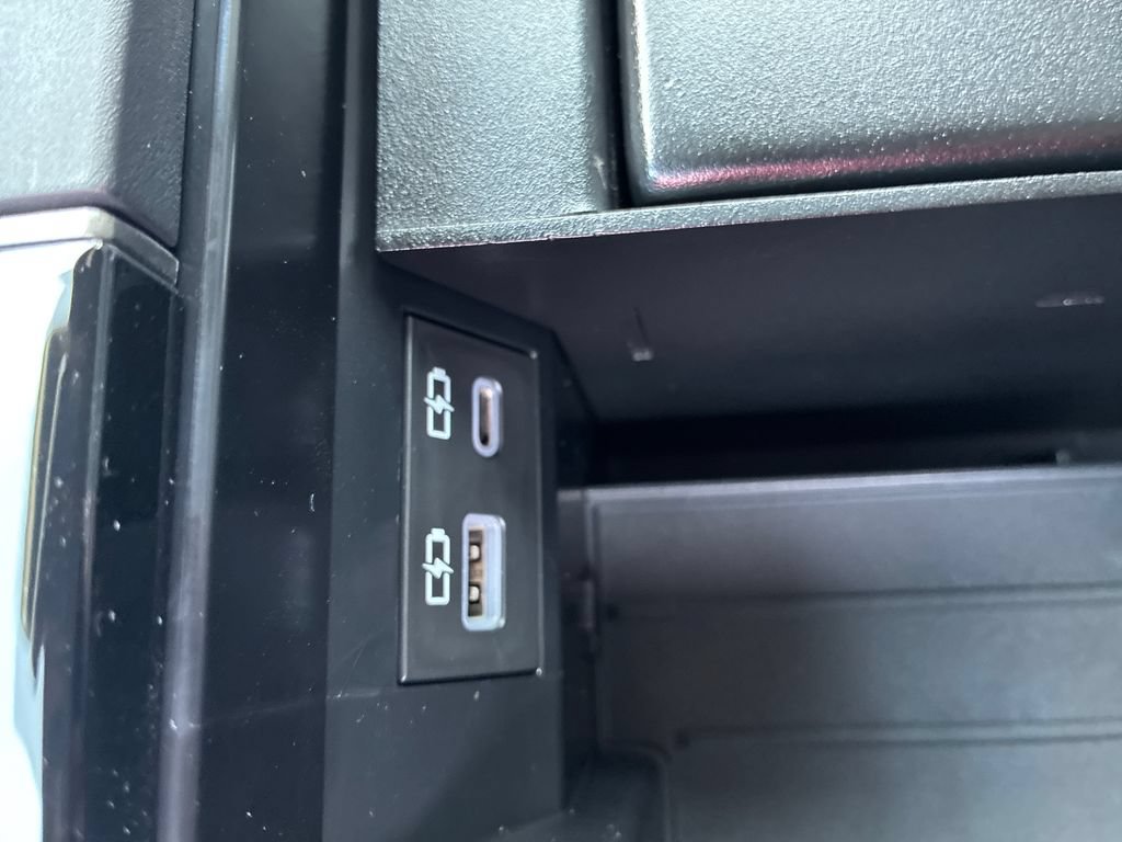 New 2026 Toyota Tundra Limited AWD/4WD image 36