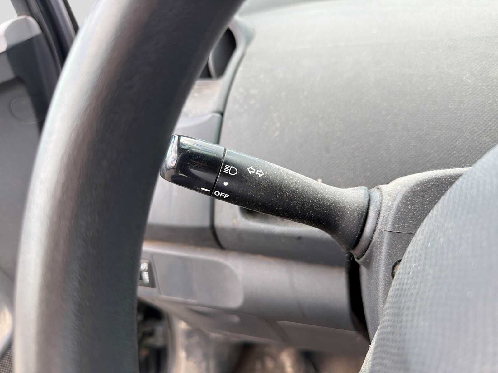 Used 2007 Toyota Yaris 2-Door Hatchback FWD image 11