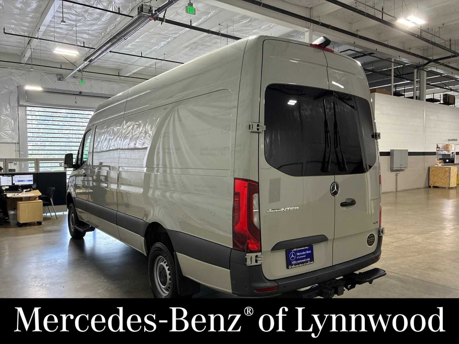 Used 2022 Mercedes-Benz Sprinter 2500 image 4