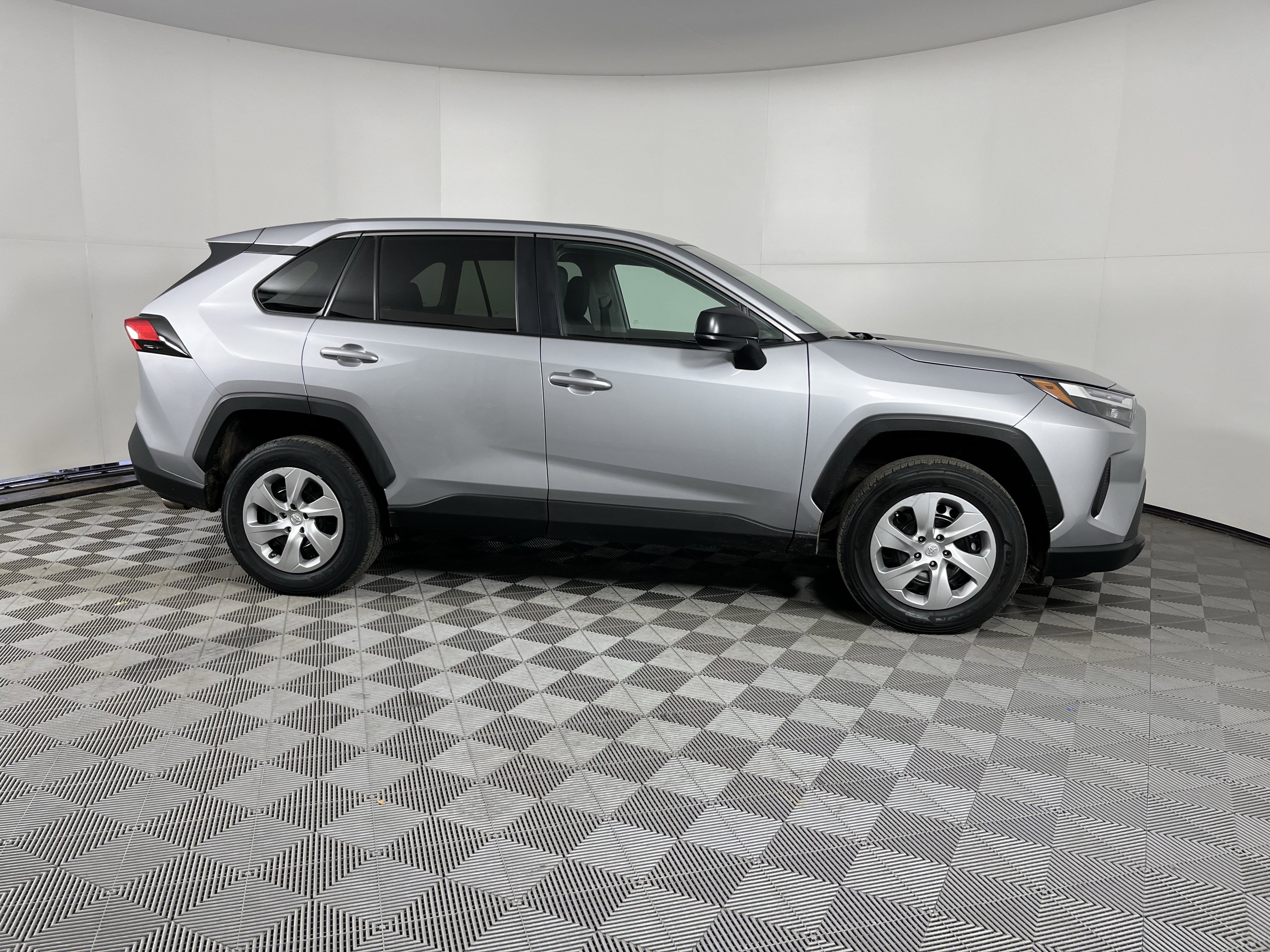 Used 2023 Toyota RAV4 LE image 7