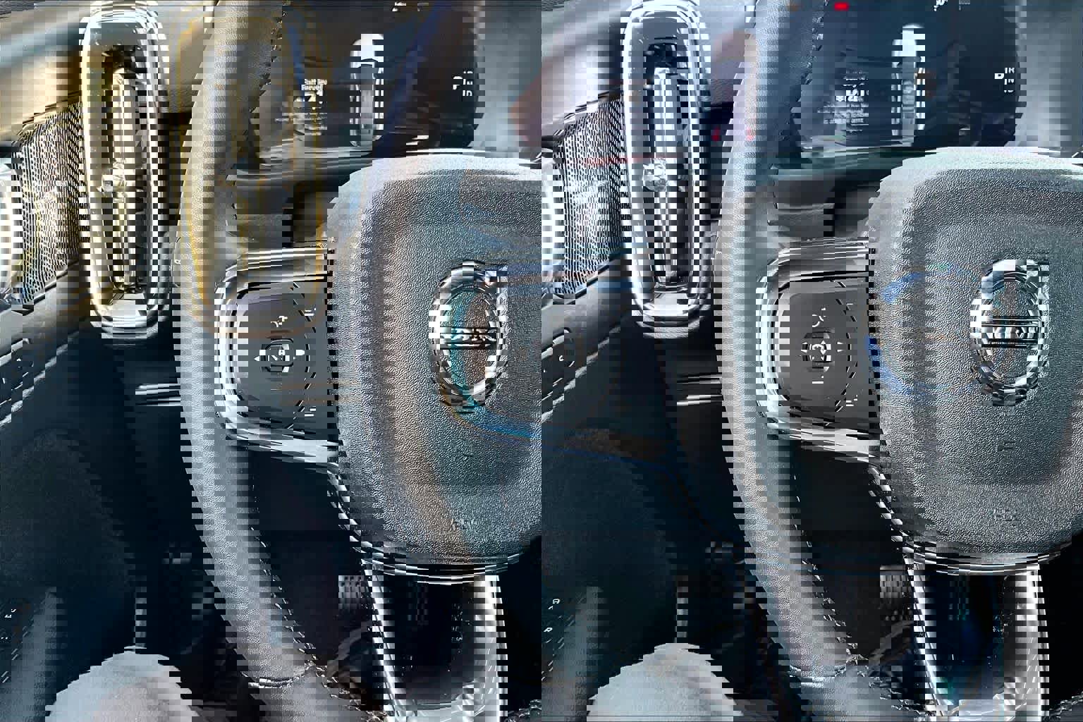 Certified 2023 Volvo C40 P8 Recharge Ultimate image 22