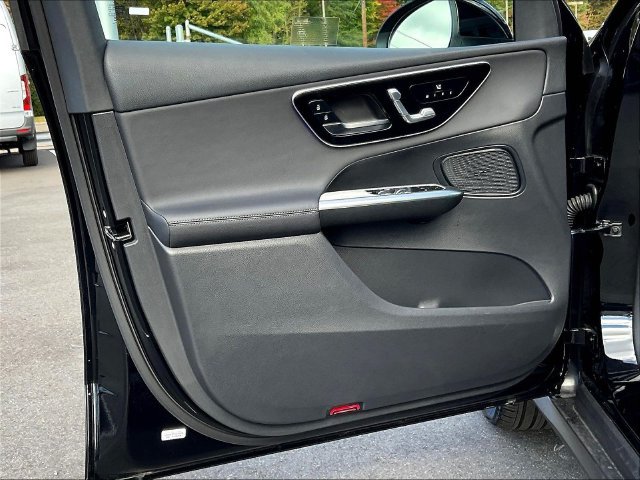 Used 2026 Mercedes-Benz GLC 300 4MATIC image 22