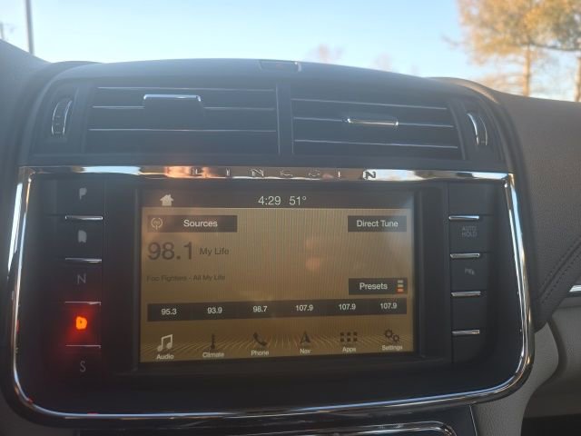 Used 2017 Lincoln Continental Select w/ Climate Package image 17