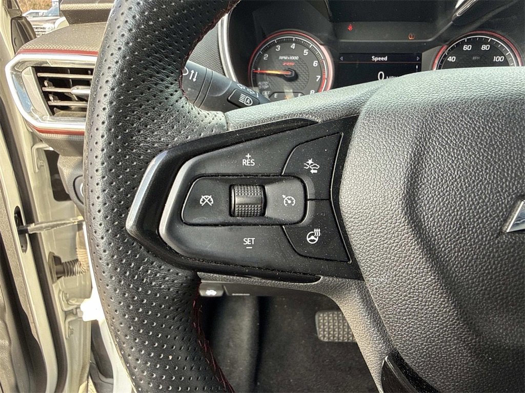 Used 2023 Chevrolet TrailBlazer RS w/ Sun and Liftgate Package image 16