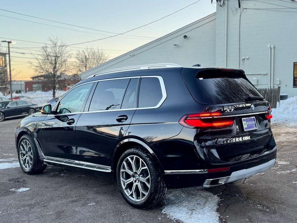 Used 2023 BMW X7 xDrive40i w/ Premium Package image 4