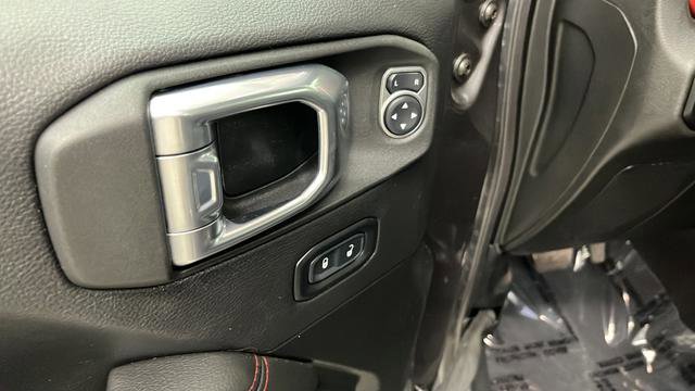 Used 2021 Jeep Wrangler Unlimited Rubicon AWD/4WD image 21