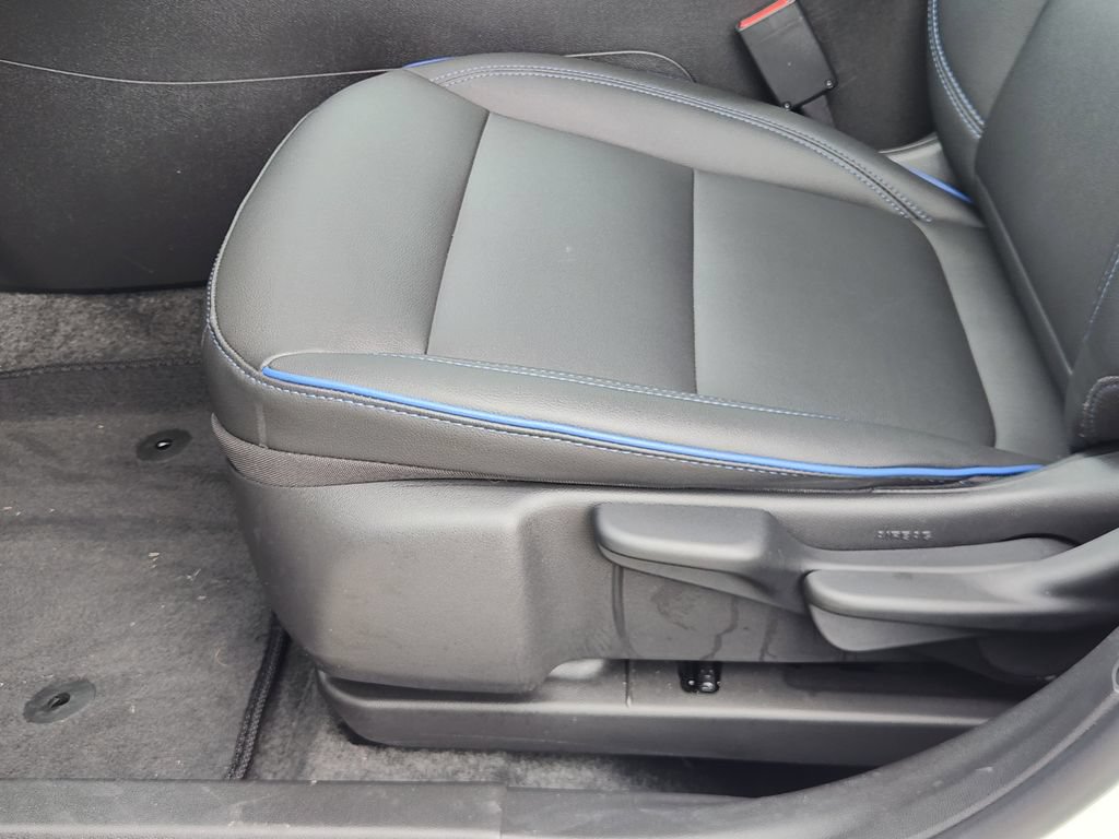 Used 2025 Buick Envista Sport Touring w/ Convenience II Package FWD image 22