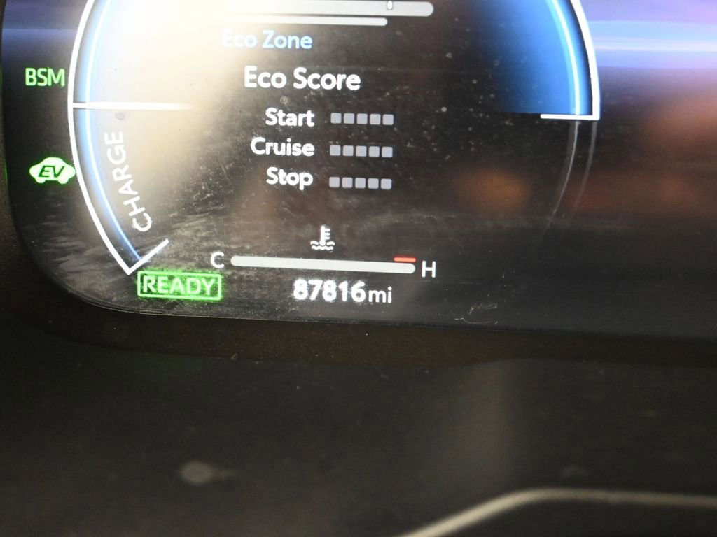 Used 2023 Toyota RAV4 Limited image 16