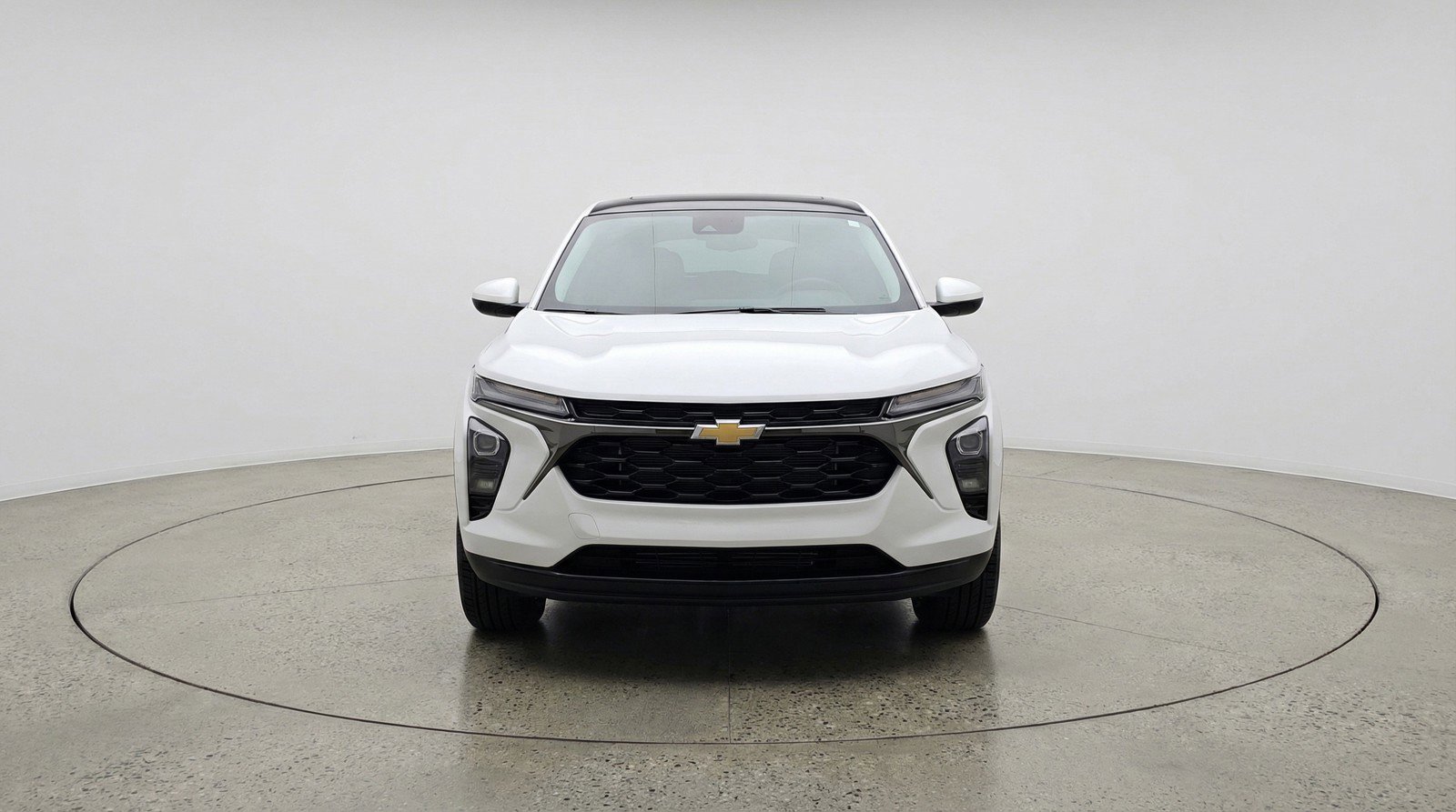 Used 2025 Chevrolet TrailBlazer LT image 2