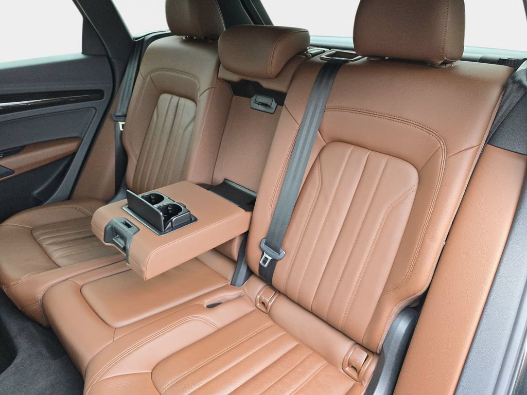 Used 2019 Audi Q5 Premium w/ Convenience Package AWD/4WD image 17
