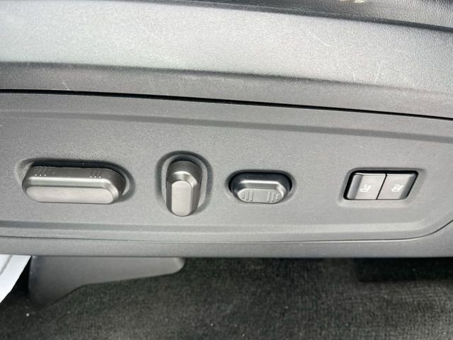 Used 2017 Lincoln Navigator Select image 12