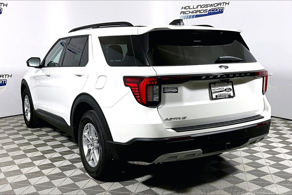 New 2026 Ford Explorer Active w/ Active Comfort Package RWD image 3