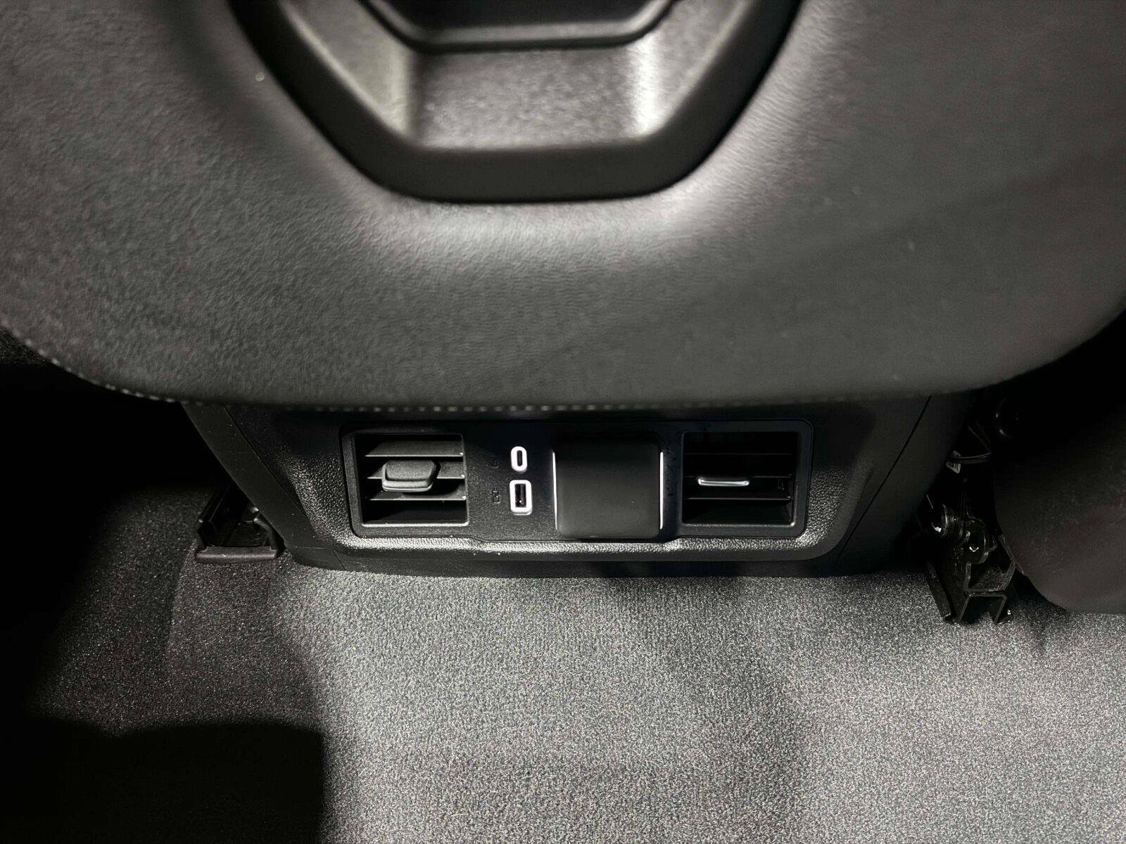 Used 2023 Chevrolet Silverado 1500 LT AWD/4WD image 45