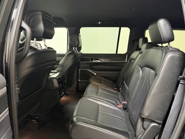 Used 2023 Jeep Wagoneer L Series II image 22