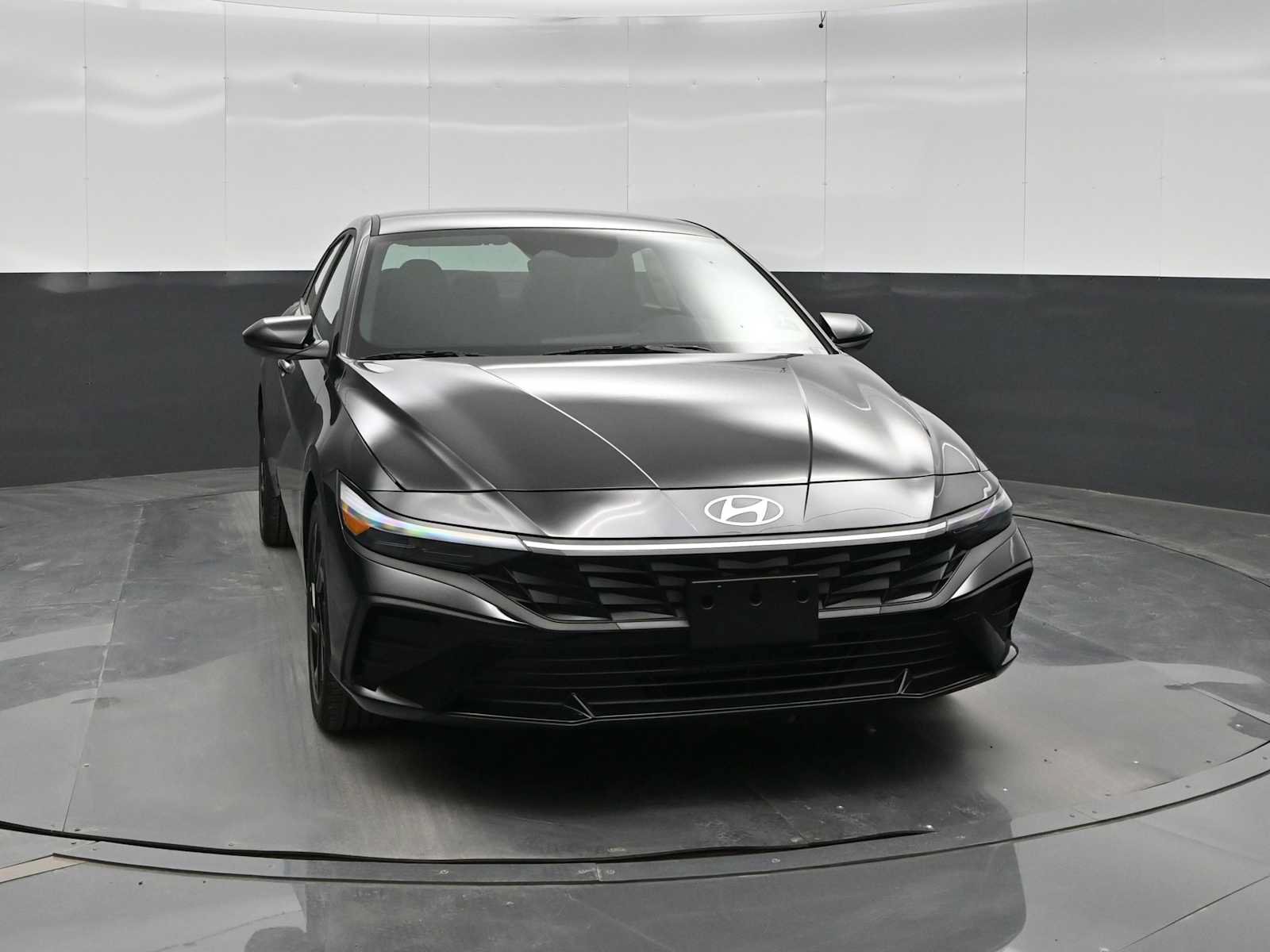 New 2026 Hyundai Elantra Sport FWD image 2