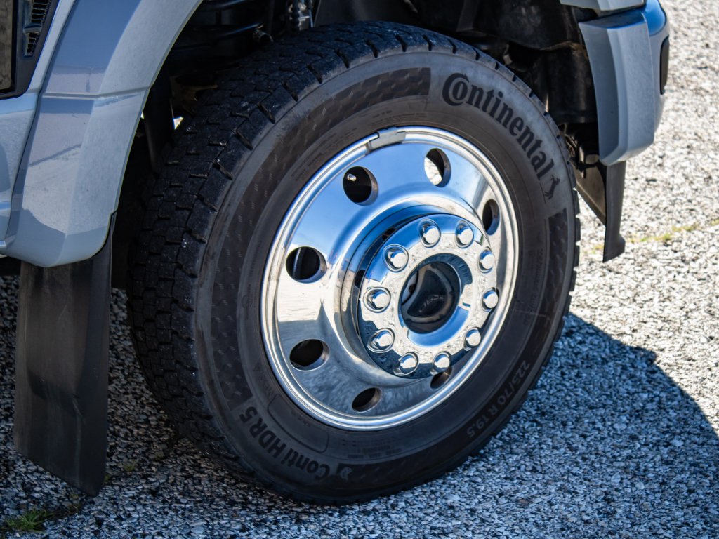 Used 2026 Ford F450 Platinum w/ FX4 Off-Road Package AWD/4WD image 18